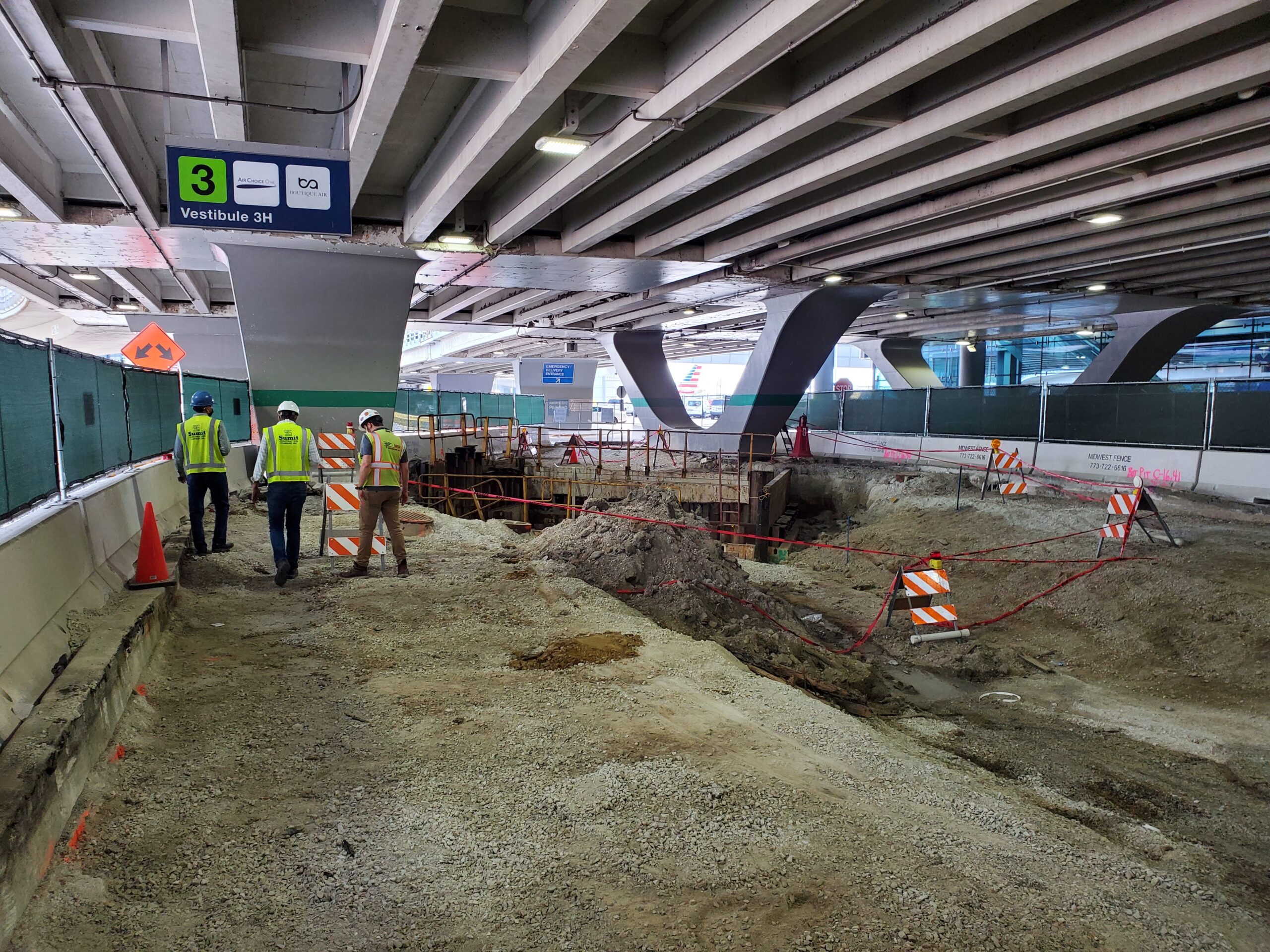 O' HARE 21 - LOWER LEVEL UTILITY & PAVEMENT RECONSTRUCTION